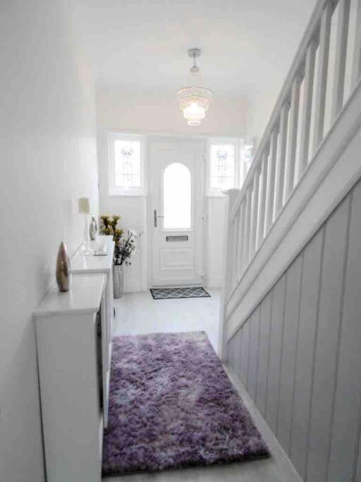 Spacious 4 Bed Rooms, Parking, Garden And Near Parks, Beaches And University 伯恩茅斯 外观 照片