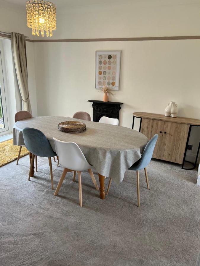 Spacious 4 Bed Rooms, Parking, Garden And Near Parks, Beaches And University 伯恩茅斯 外观 照片